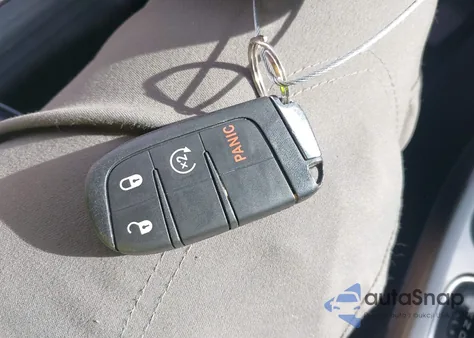 2019 Jeep Compass Latitude 4X4 z USA, uszkodzony, nr VIN 3C4NJDBB9KT679054